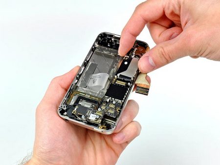 Разобранный iPhone Verizon 4 парнями из iFixit