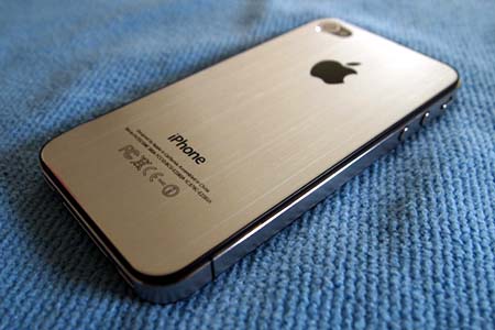  iPhone 4S со встроенной SIM-картой, а iPhone 5 будет весной