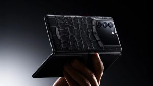 Vertu выпустила складной AlphaFold почти за пол миллиона рублей с ИИ-ассистентом и спутниковой связью