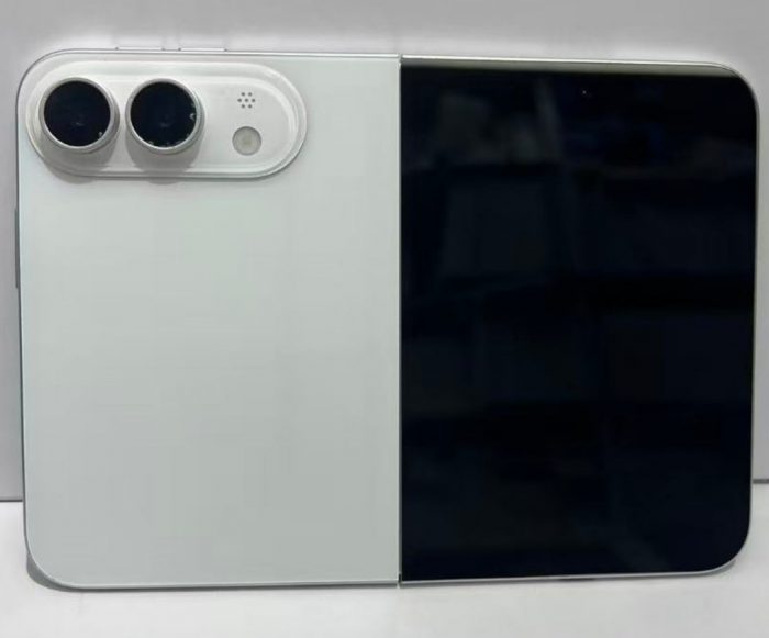 В сеть утекли новые макеты первого складного iPhone