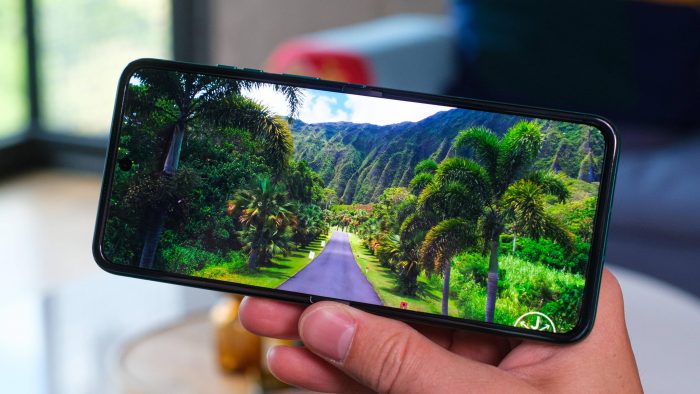 Motorola Razr 70 — обзор складного смартфона с внешним экраном, Android 16 и автономностью 13 часов