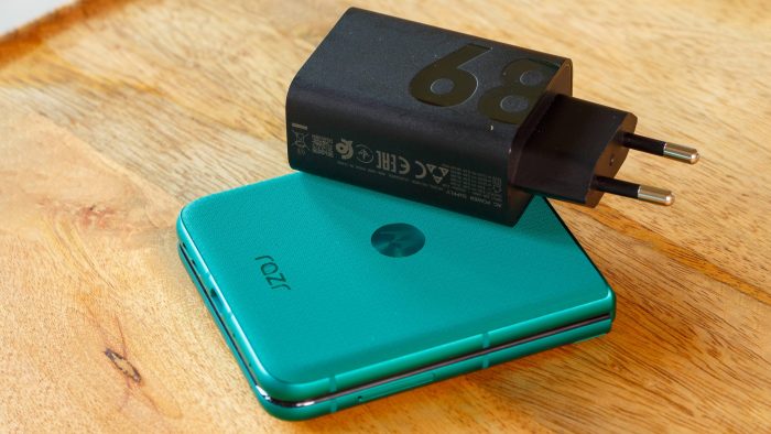 Motorola Razr 70 — обзор складного смартфона с внешним экраном, Android 16 и автономностью 13 часов