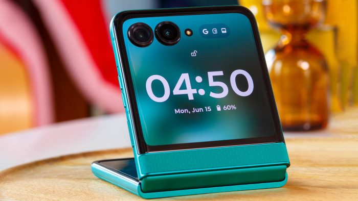 Motorola Razr 70 — обзор складного смартфона с внешним экраном, Android 16 и автономностью 13 часов