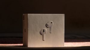 Apple могла приостановить разработку AirPods Ultra с камерами для Siri