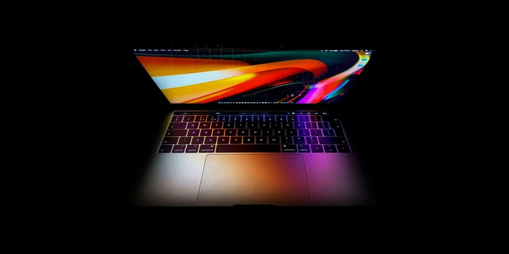 Apple готовит бюджетный MacBook Pro M7 с новым дизайном уже к весне 2027 года