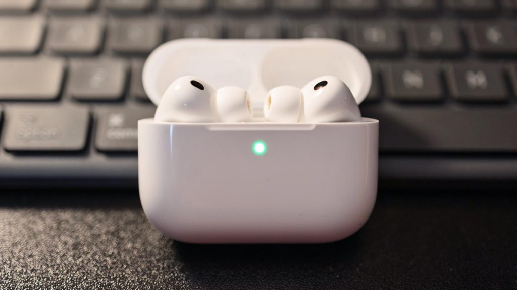 Первые AirPods с камерами могут представить уже в этом году