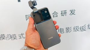 Ремонт Honor Robot Phone может обойтись почти в 1000$