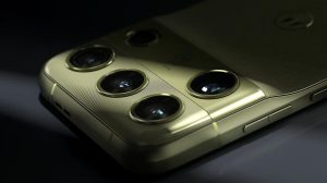Motorola показала камеры флагманского Signature 27 и объявила о партнерстве с Bang & Olufsen