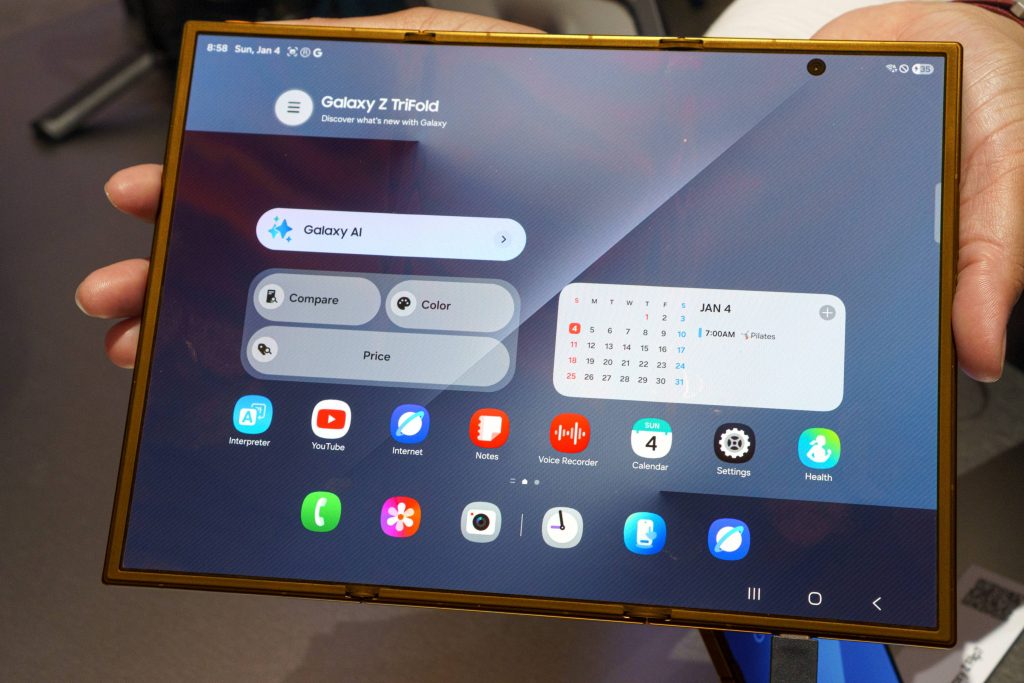 Samsung может ускорить выпуск Galaxy Z TriFold2 и готовит первый смартфон с выдвижным экраном