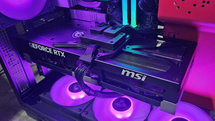 Владелец RTX 5090 добавил два 8-контактных разъема и решил проблему перегрева 12VHPWR