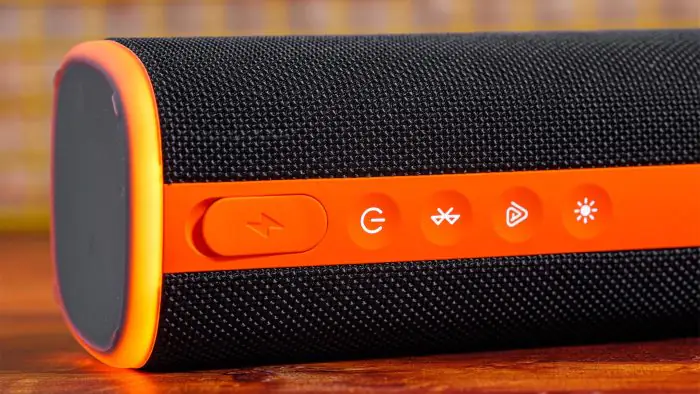 Xiaomi Sound Play — обзор Bluetooth-колонки с IP68, подсветкой и Auracast